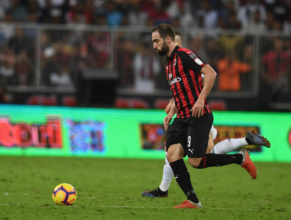 Ucap Salam Perpisahan di AC Milan, Gonzalo Higuain Segera Gabung Chelsea