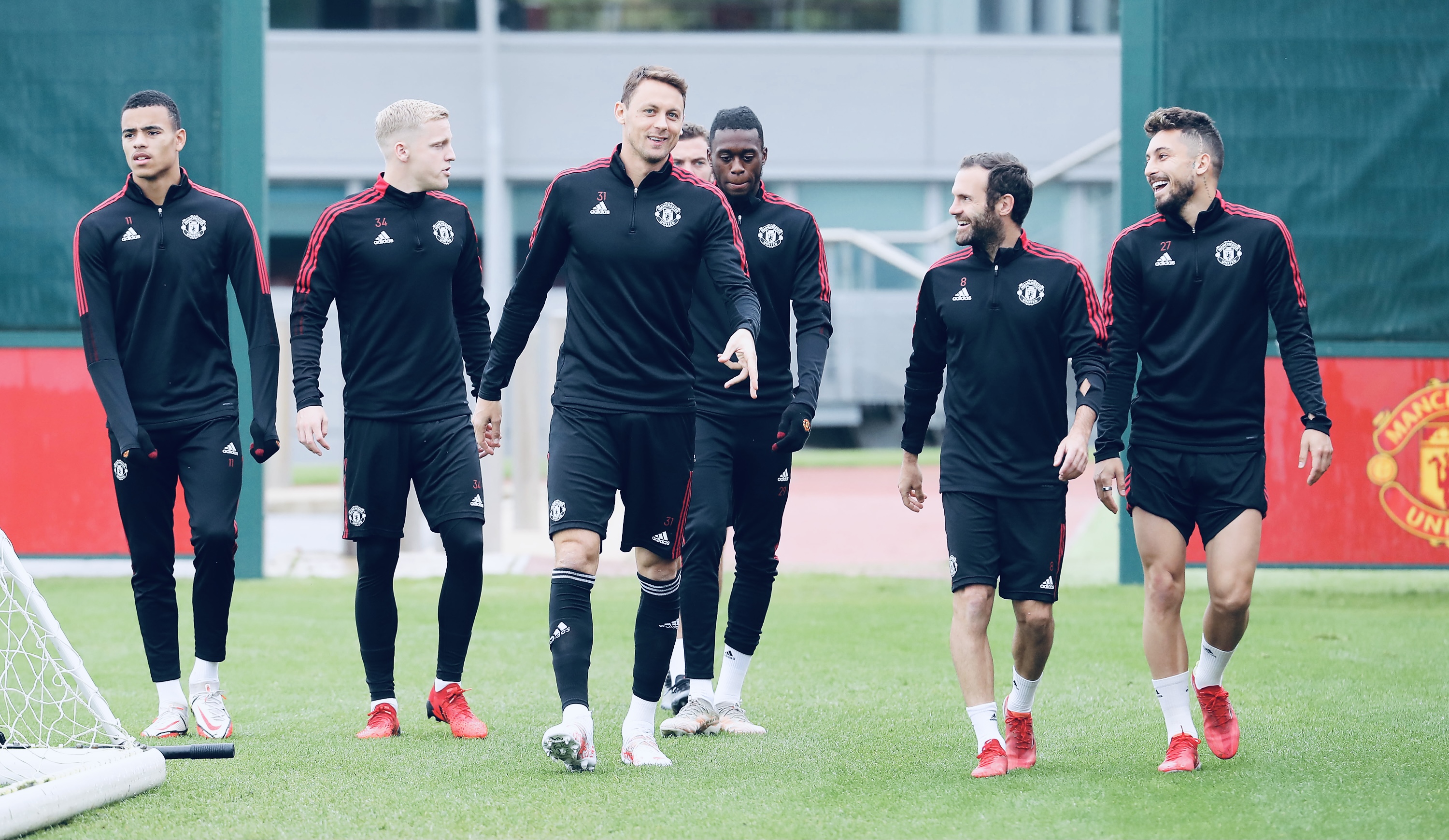 Man City dan Liverpool Calon Juara, Man United Coba Lain Kali