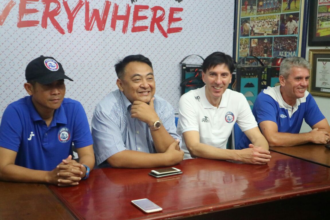 Pelatih Timnas Slovenia U-20 Lengkapi Tim Kepelatihan Arema FC