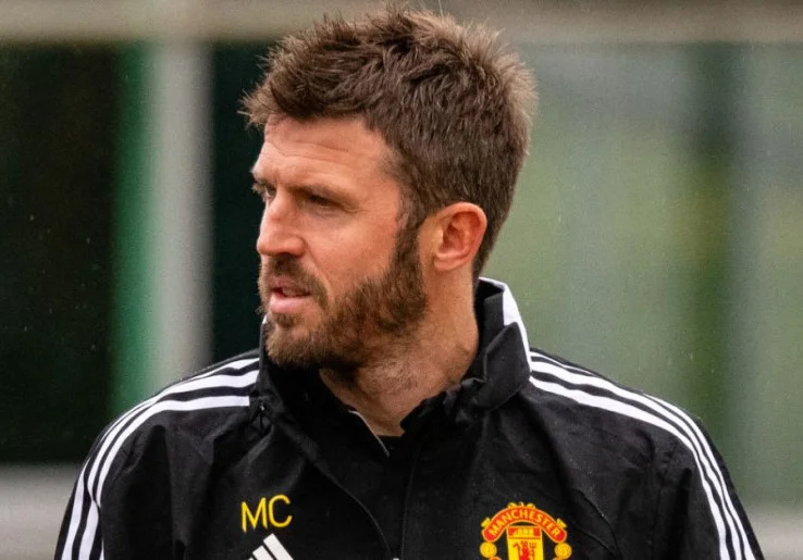 Alasan Manchester United Pilih Carrick ketimbang Solskjaer sebagai Pelatih Baru