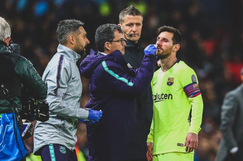 Chris Smalling Tidak Menyesal Lukai Wajah Lionel Messi