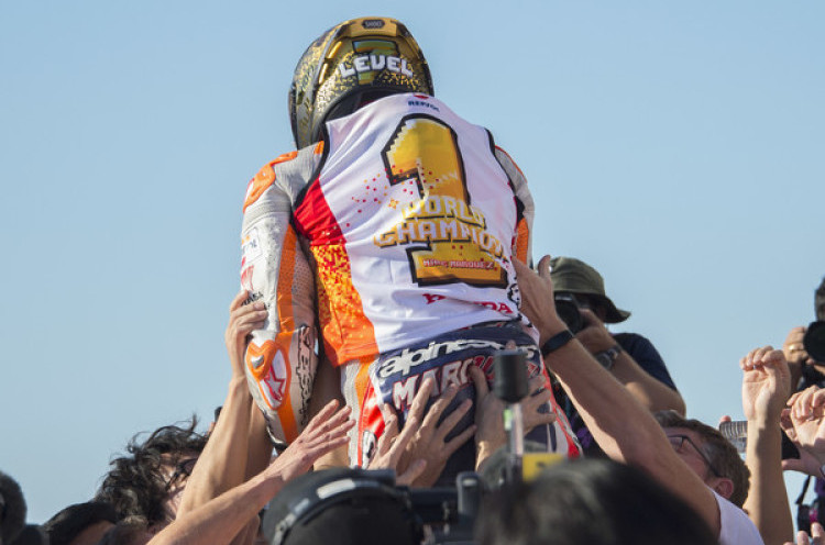 Lomba MotoGP Thailand: Menang Persaingan Tikungan Terakhir, Marquez Kunci Titel Juara Dunia 