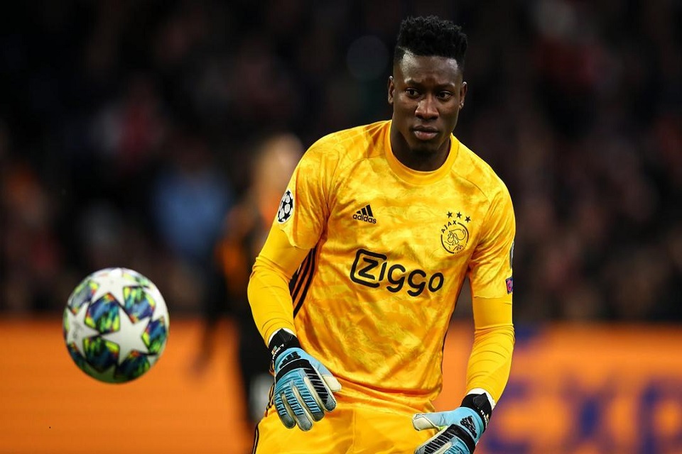 Siap Tinggalkan Ajax, Andre Onana Kirim Kode ke Barcelona