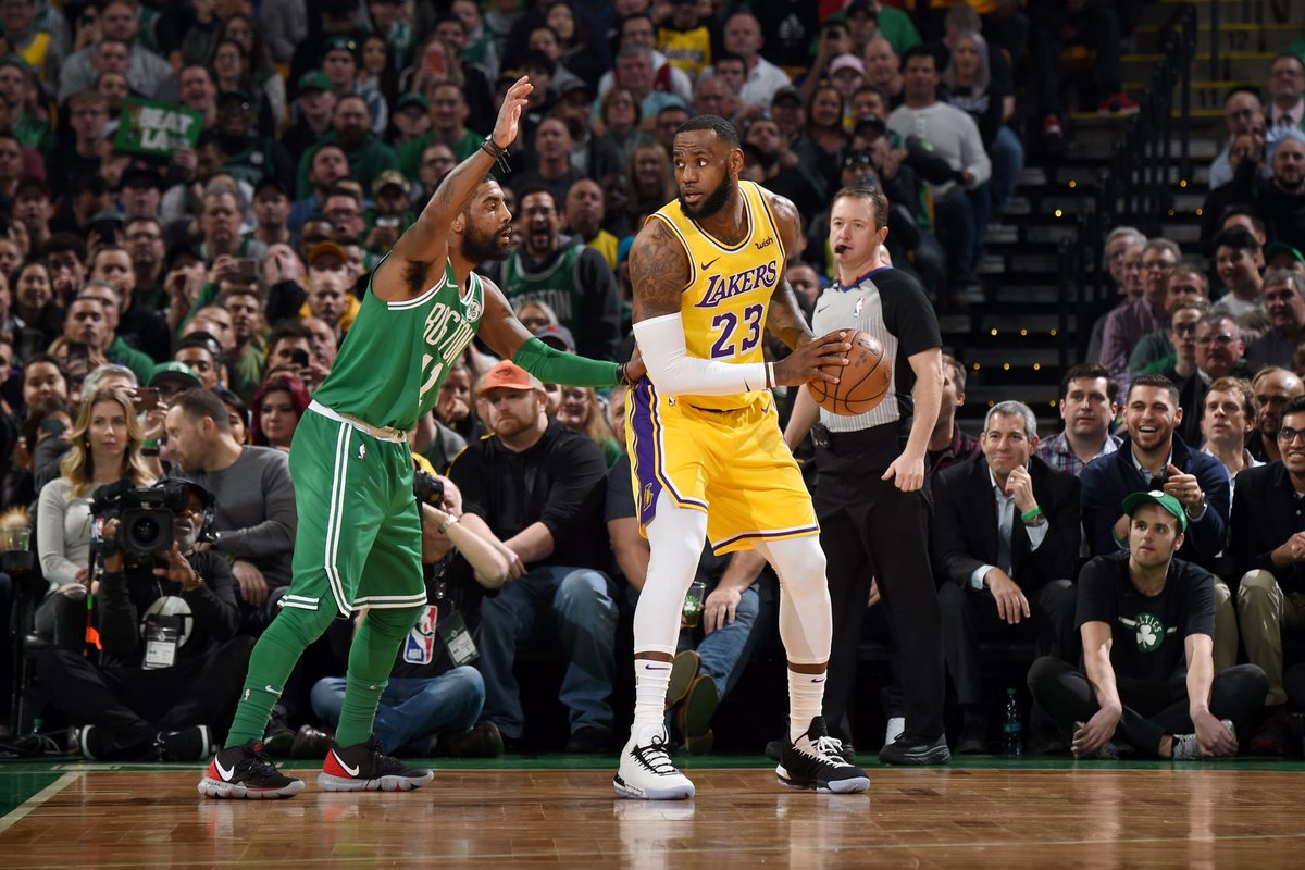Jelang NBA All-Star: Kyrie Irving Bangga Satu Tim dengan LeBron James