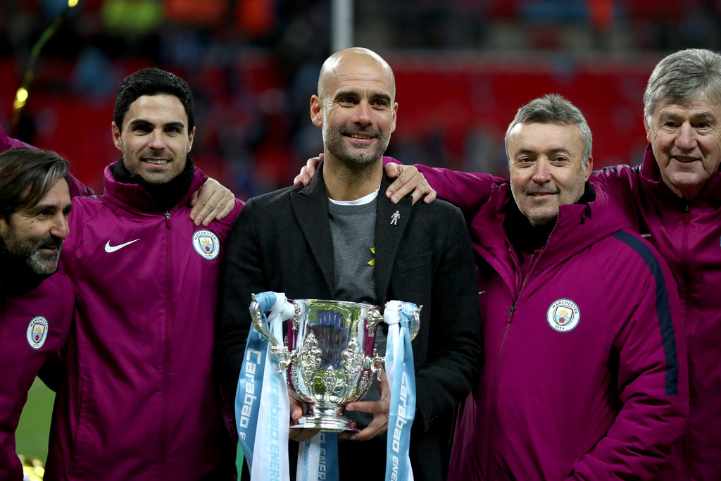 Alasan Pep Guardiola Bersikukuh Kembali Kenakan Pita Kuning