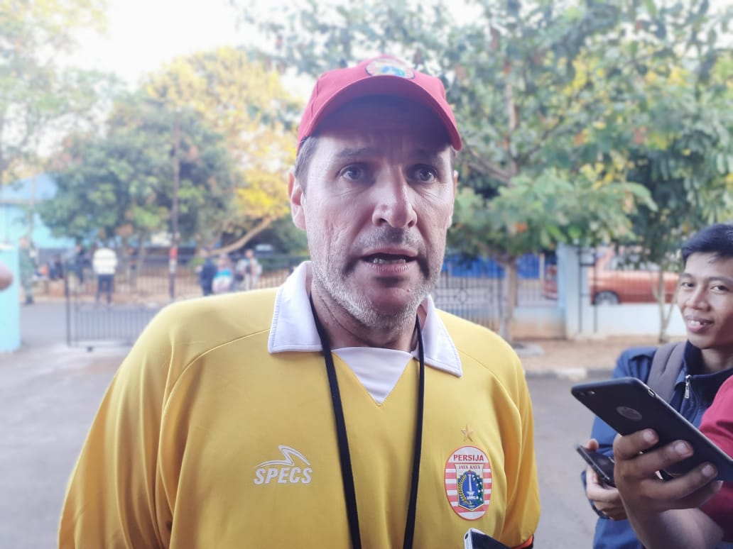 Insiden di Makassar Pertama Baginya, Pelatih Persija Enggan Membahas Terlalu Jauh