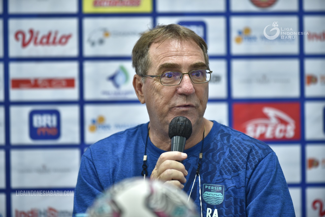 Persib Bangkit, Robert Alberts Bicara Persaingan di Papan Atas
