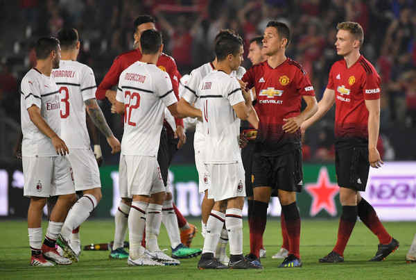 Manchester United dan AC Milan: Raja di Masa Lalu, Guram di Masa Kini