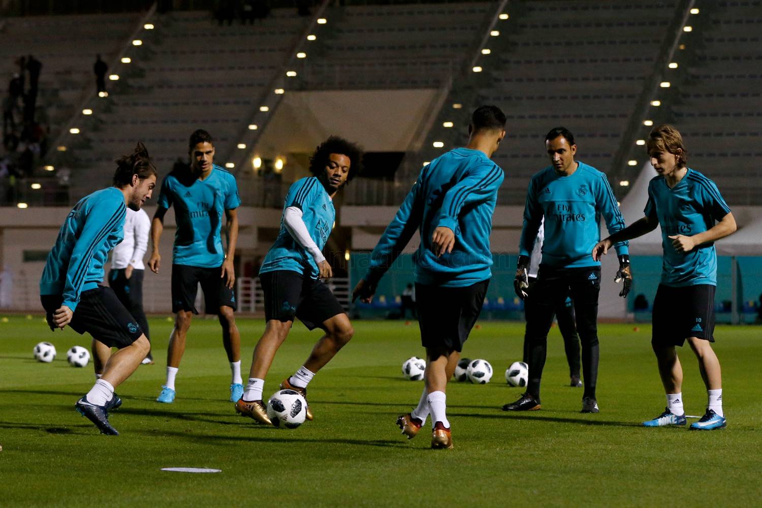Sebagai Bentuk Terima Kasih, Madrid Bayari Tiket Fans