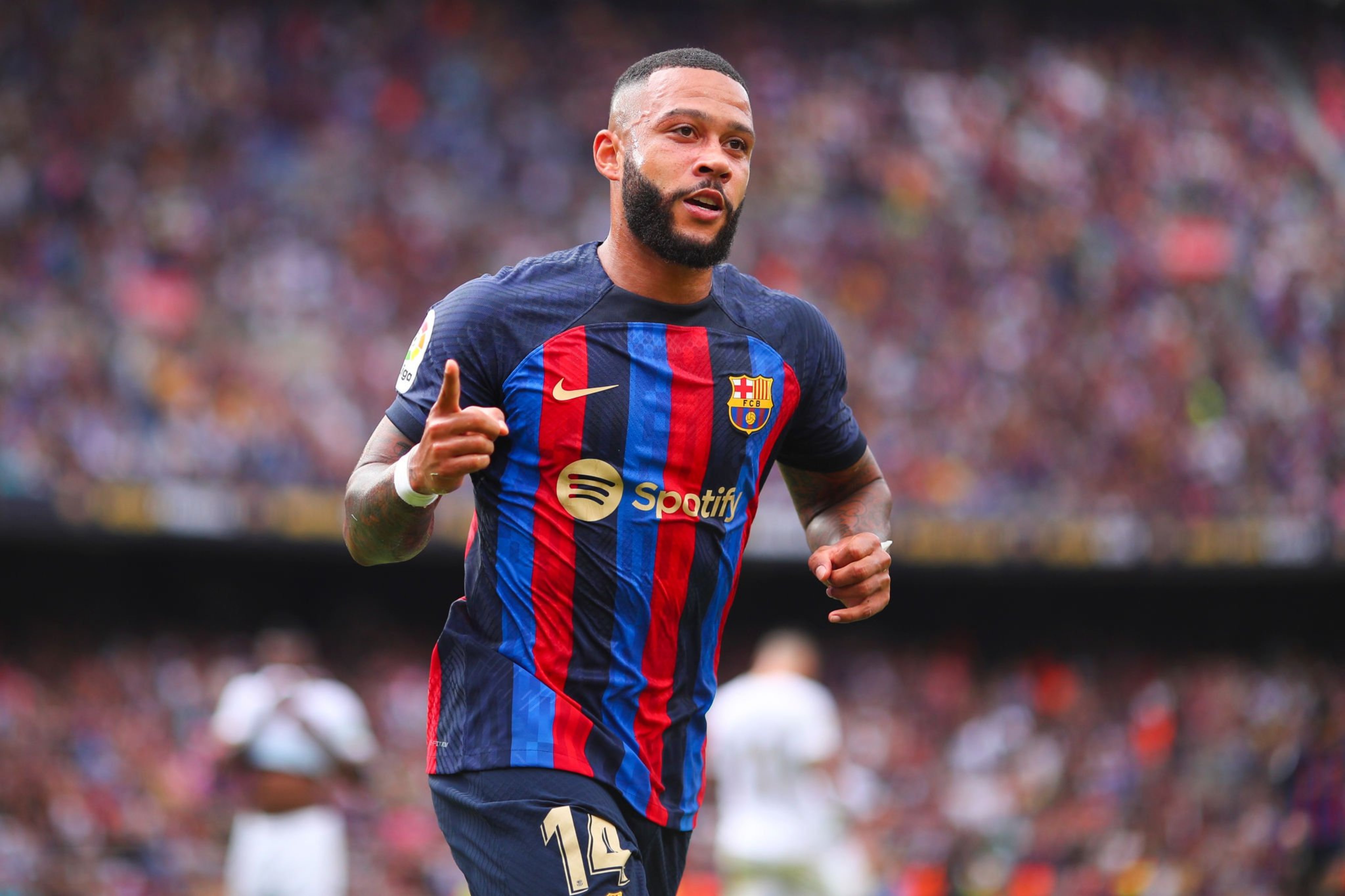 Manchester United Cari Penyerang, Memphis Depay Berharap Dilirik