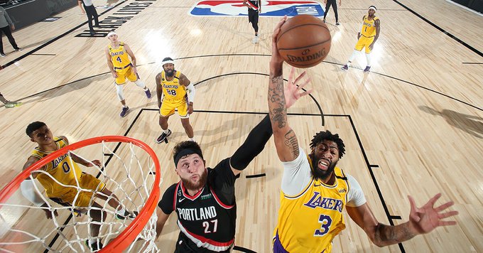Hasil Playoff NBA: Lakers dan Bucks ke Semifinal Wilayah