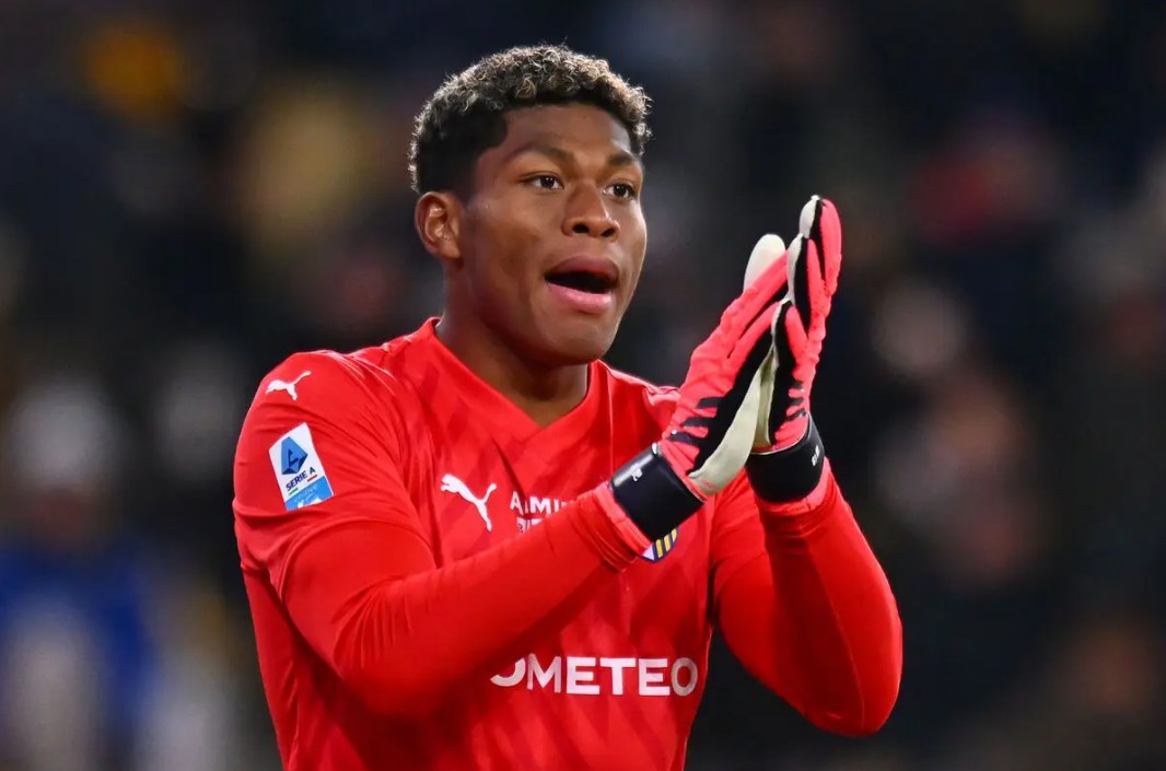 Cari Pengganti Mike Maignan, AC Milan Bidik Kiper Jepang