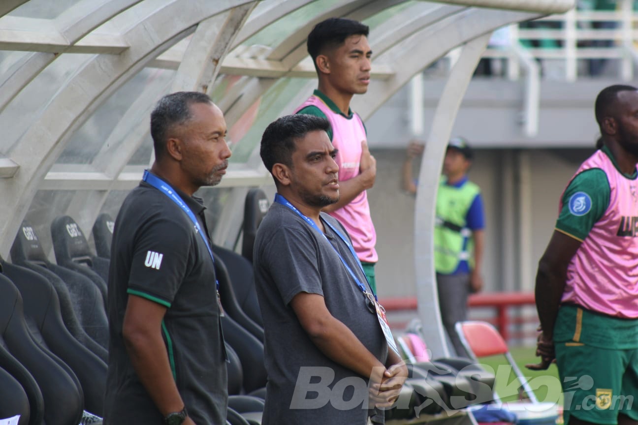 Pelatih Baru Belum Datang, Persebaya Perpanjang Tugas Uston Nawawi?