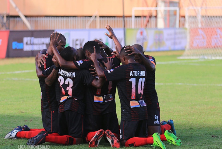 Persipura 2-1 Mitra Kukar: 2 Kartu Merah Warnai Sukses Mutiara Hitam Rebut Puncak dari Persija