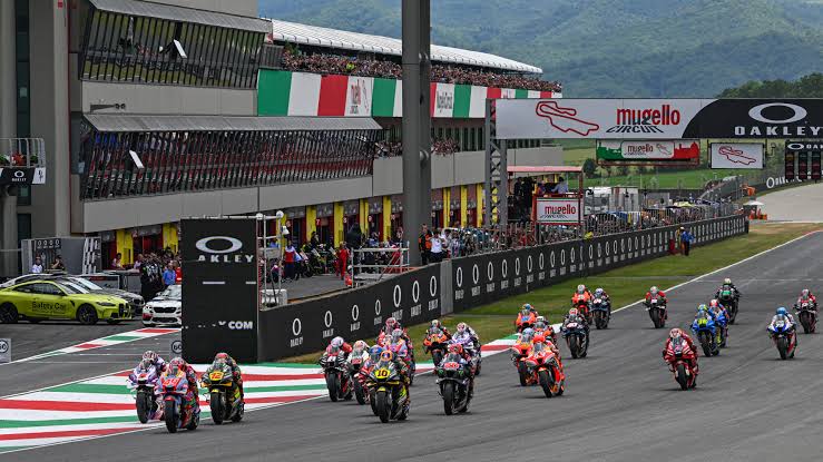 Kilas Balik MotoGP Italia: Dua Legenda Hampir Merenggut Nyawa