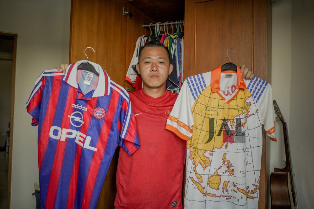 Kisah Dokter Persebaya sebagai Kolektor Jersey, Desain Unik Shimizu S-Pulse