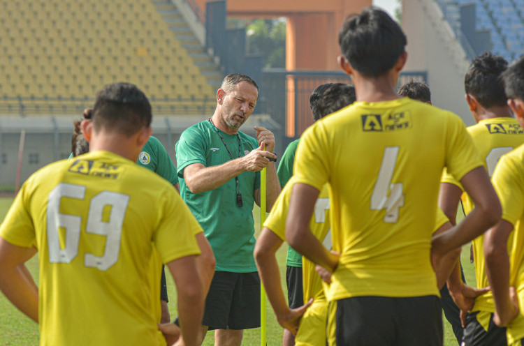Pelatih PSS Sleman Sadari Kekuatan Bali United