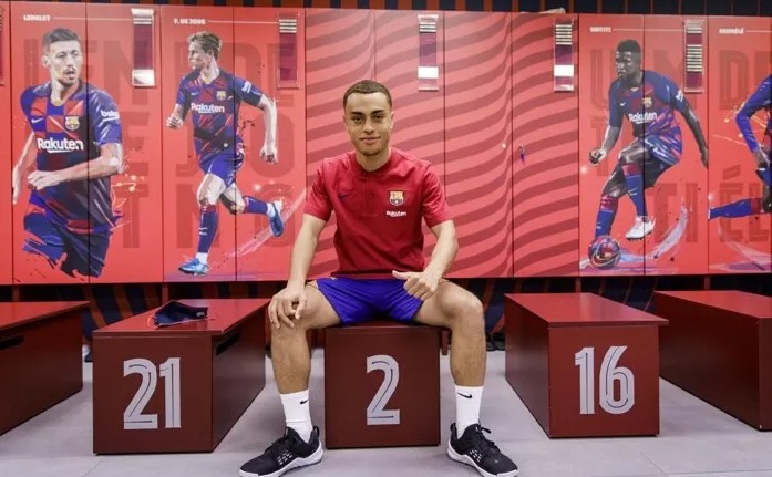 Sergino Dest, Pemain Amerika Serikat Penerus Tradisi Belanda di Barcelona