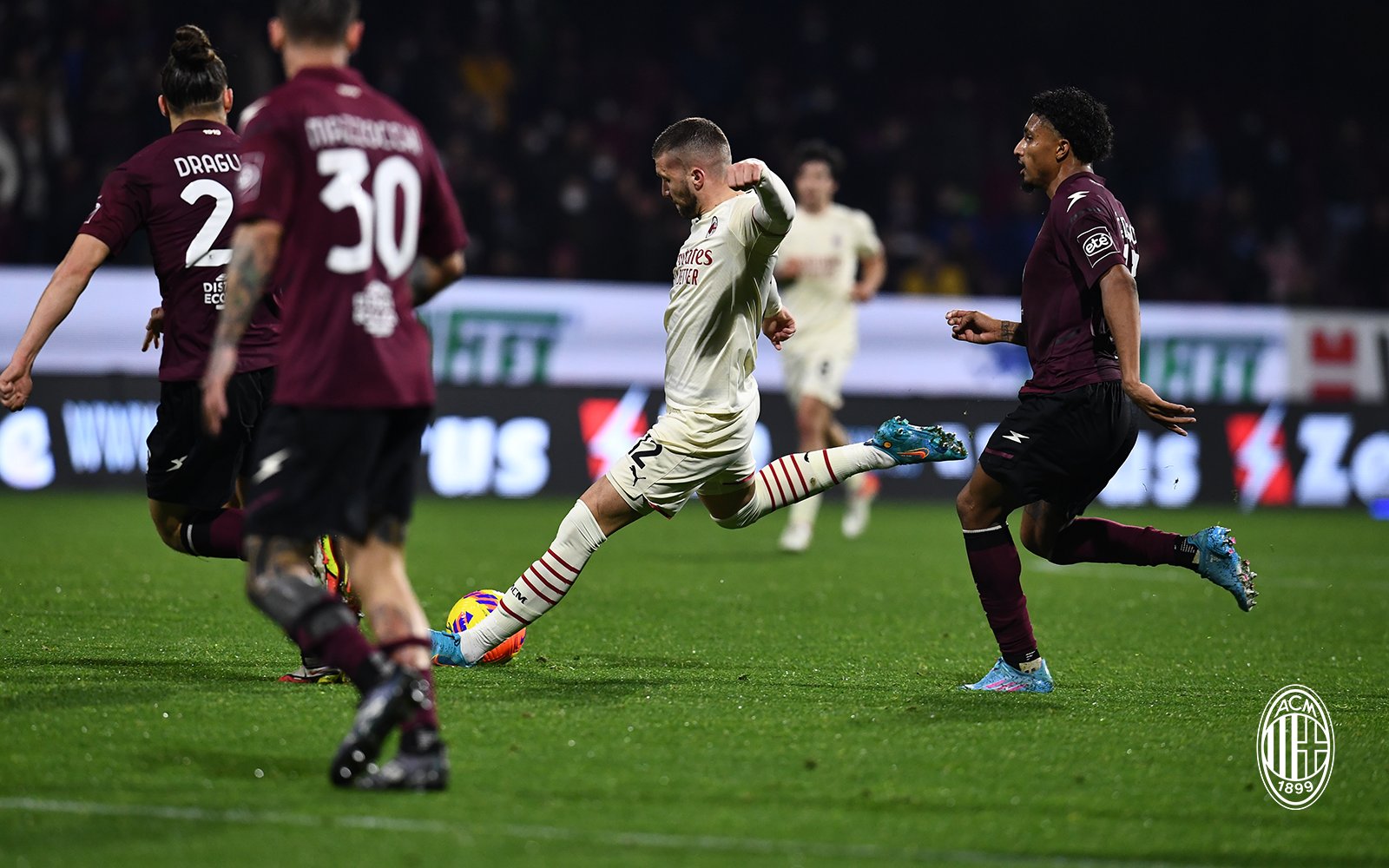 Milan Gagal Menang Lawan Tim Juru Kunci, Pioli Ungkap Sejumlah Dosa