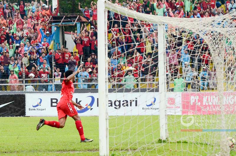 Perseru Kalahkan Persib, Semen Padang Degradasi