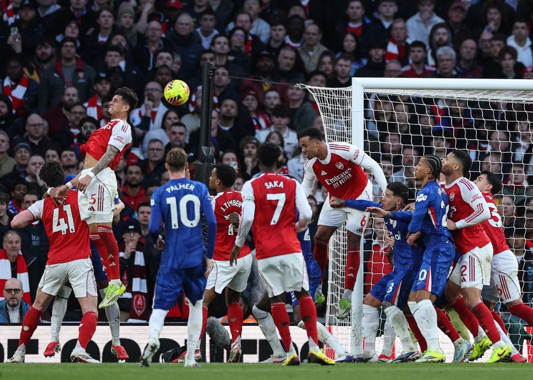 Membosankan, Tiga Gol di Derby London Tercipta dari Situasi Bola Mati