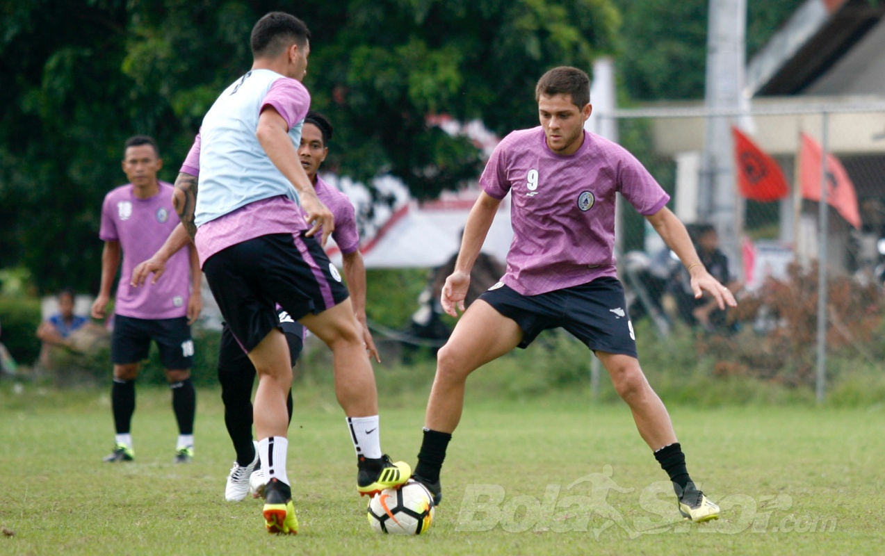 Guilherme Batata Kecewa dan Sebut Penundaan Liga 1 sebagai Kejutan