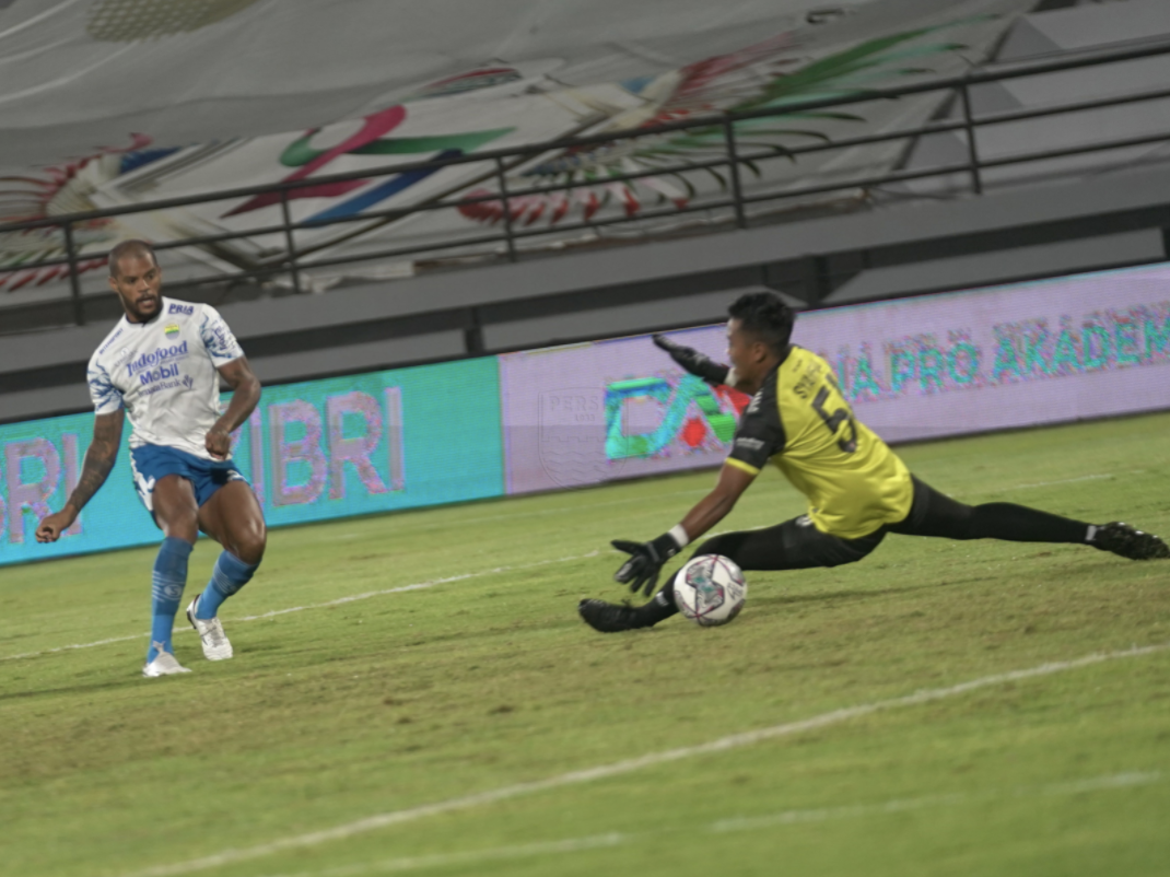 Hasil Liga 1: Persib Bandung Tekuk PSM Makassar 2-0