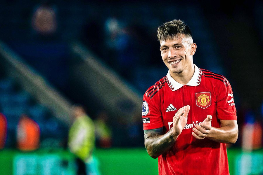 Lisandro Martinez Diklaim Sudah Selevel Virgil van Dijk