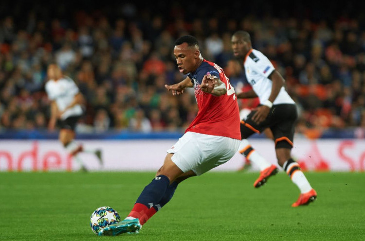 Manchester United dan Arsenal Saling Sikut Rebutan Bek Lille