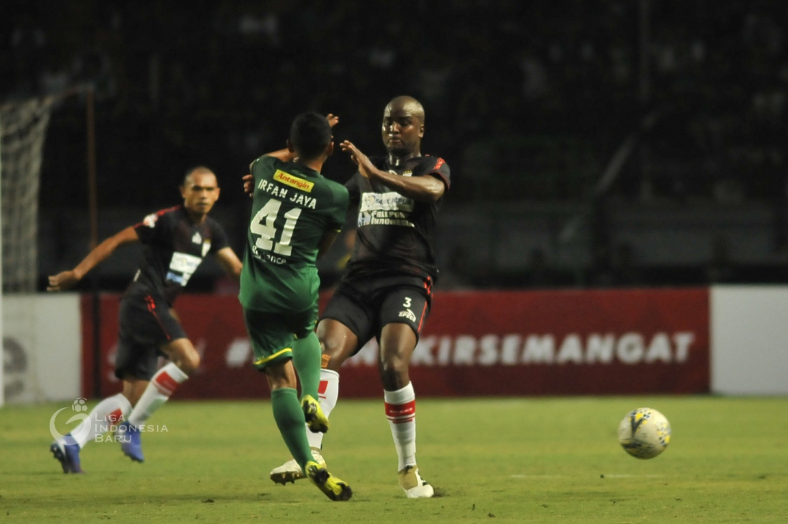 Empat Hal Menarik Laga Persebaya Vs Persipura di GBT