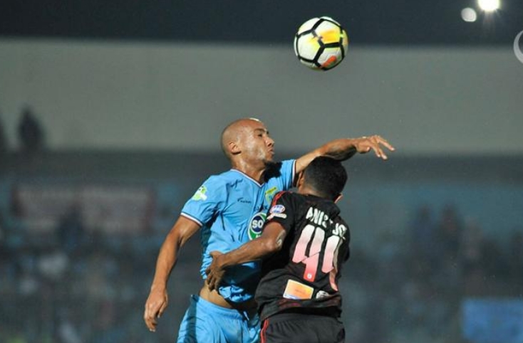 Menang Dramatis, Persela Lega Pecahkan Rekor Tak Pernah Menang Atas Persipura