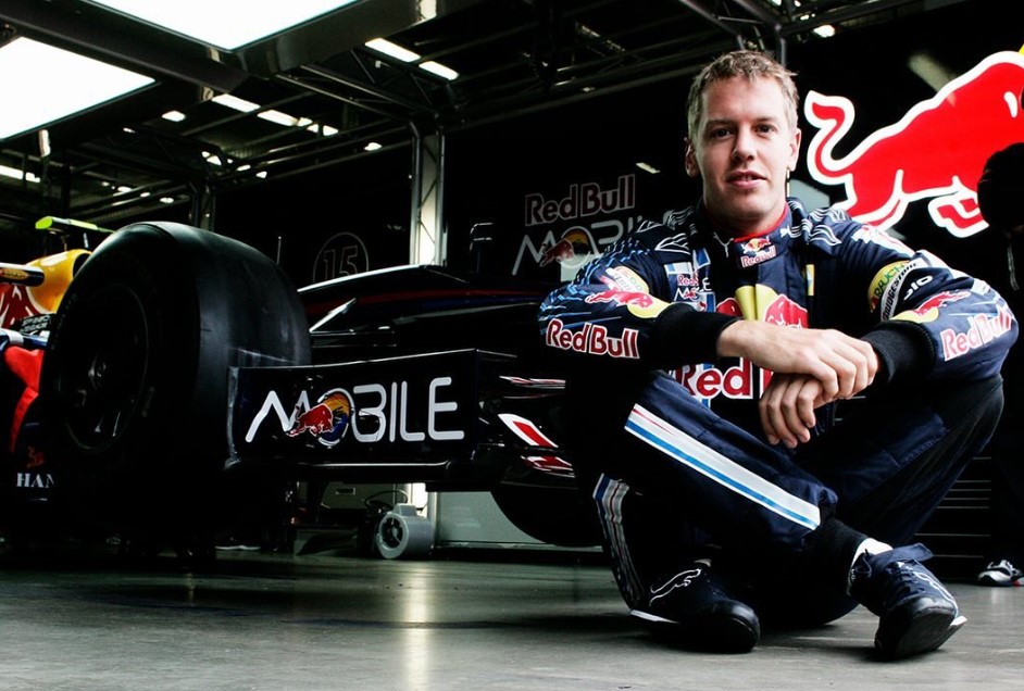 Sebastian Vettel Isyaratkan Akan Turun Gunung