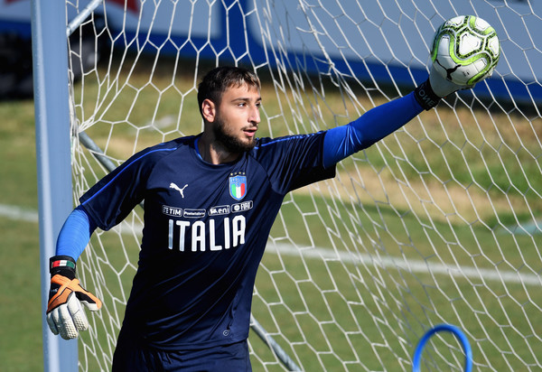 Pesan Gianluigi Donnarumma kepada Piotr Zielinski Usai Dibobol 3 Kali dalam Sebulan