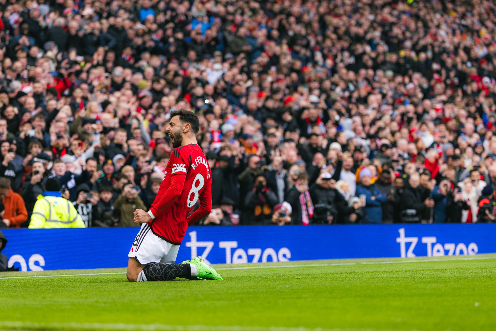 Legenda Manchester United Senang dengan Keputusan Bertahan Bruno Fernandes
