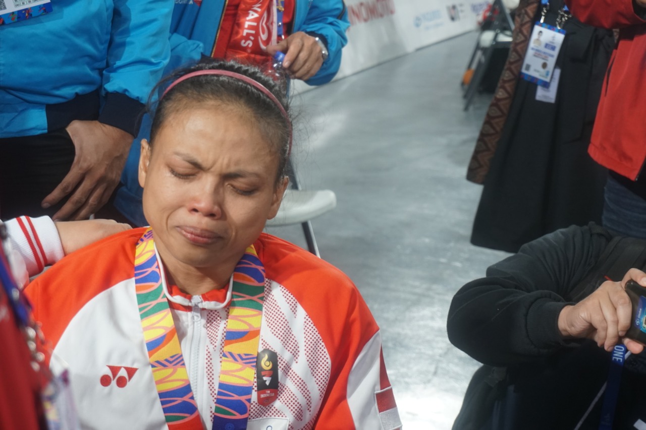 Menangis Kejer Usai Gagal Dapat Emas, Lifter Lisa Setiawati Berniat Pensiun Dini