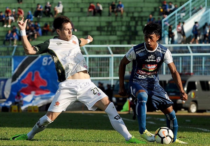 Strategi Bola Bawah Jadi Kunci Keberhasilan PS TIRA di Markas Arema FC