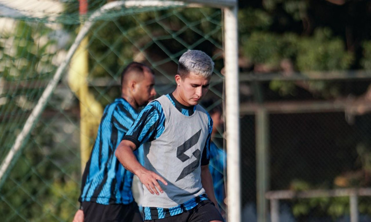 Arema FC rekrut playmaker Argentina, Ariel Lucero