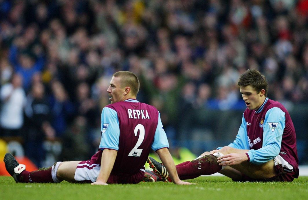 Terlalu Bagus untuk Terdegradasi, 5 Klub Premier League yang Secara Mengejutkan Turun Kasta
