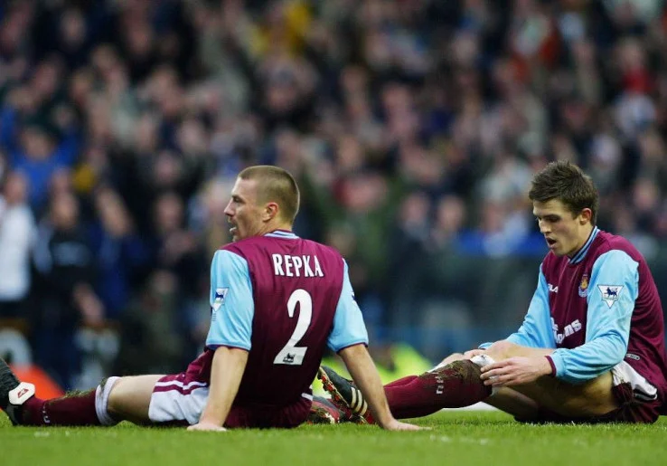 Terlalu Bagus untuk Terdegradasi, 5 Klub Premier League yang Secara Mengejutkan Turun Kasta