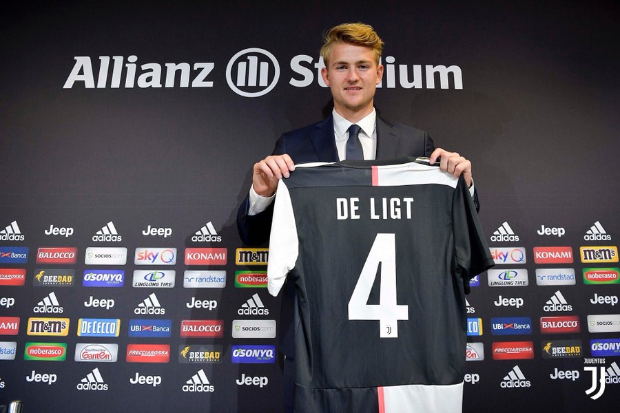 Matthijs de Ligt Diterpa Hujan Kritik