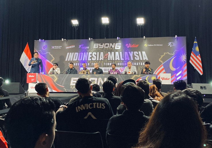 Pertarungan Gengsi Indonesia vs Malaysia di Byon Combat Showbiz Volume 6