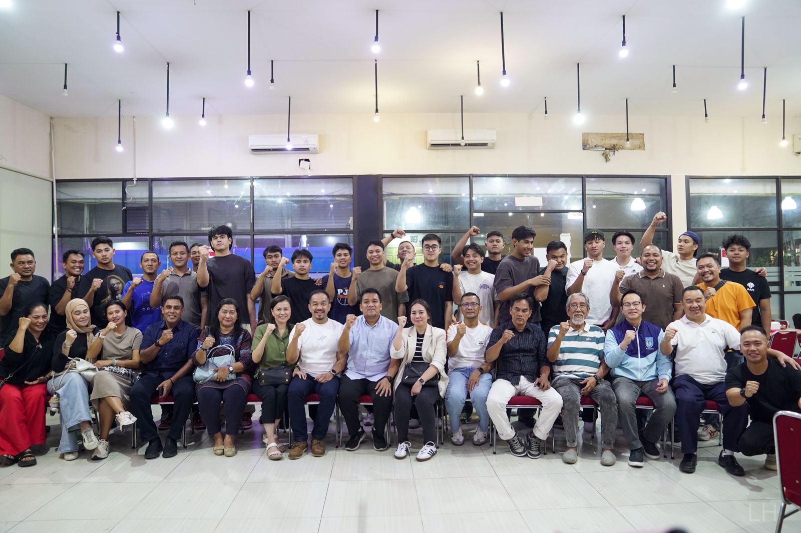 Jemput Mimpi Rebut Kembali Medali Emas, Tim Basket Putra Jakarta Dilepas dengan Pelukan Keluarga