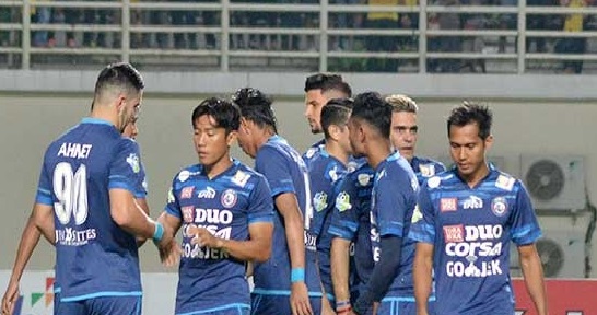 Dibantai Bali United, Pelatih Arema Tak Mau Salahkan Pemain