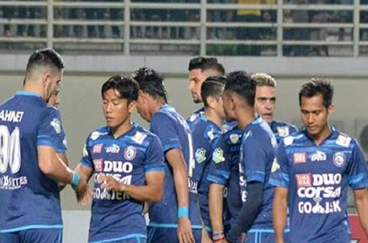 Dibantai Bali United, Pelatih Arema Tak Mau Salahkan Pemain