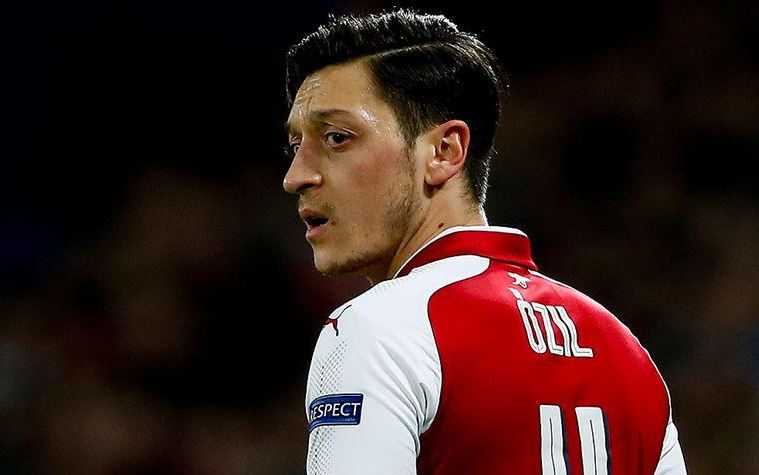 Tolak Gajinya Dipotong di Tengah Pandemi Virus Corona, Mesut Ozil Dihujani Kritikan