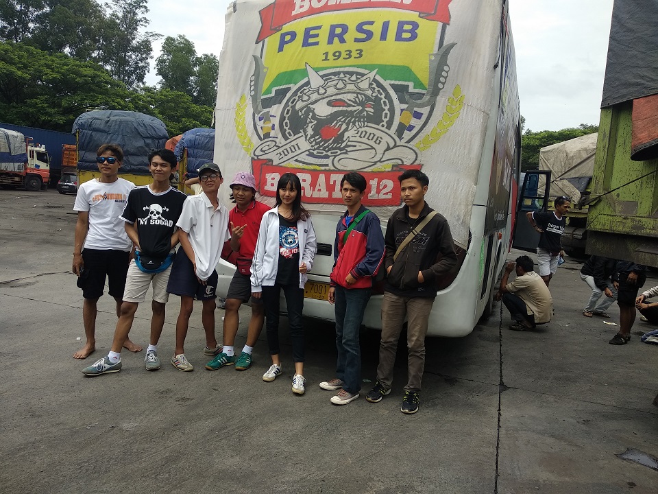 Antusiasme Bobotoh Persib Jelang Piala Presiden 2019 di Tol Cipularang Km 88