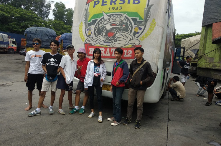 Antusiasme Bobotoh Persib Jelang Piala Presiden 2019 di Tol Cipularang Km 88