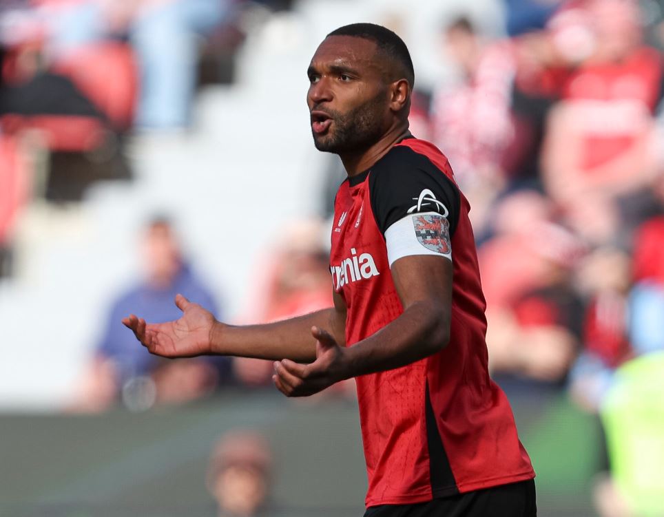 Bersaing dengan Barcelona dan Real Madrid, Manchester United Terlibat Perburuan Jonathan Tah
