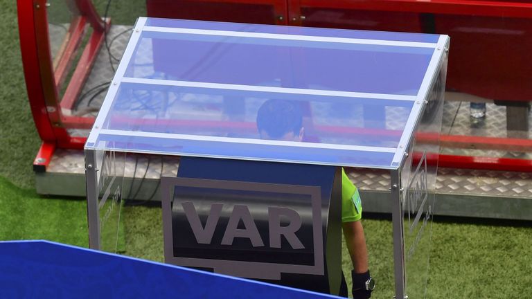 FIFA Puas dengan Kinerja Wasit dan Penggunaan VAR di Piala Dunia 2018