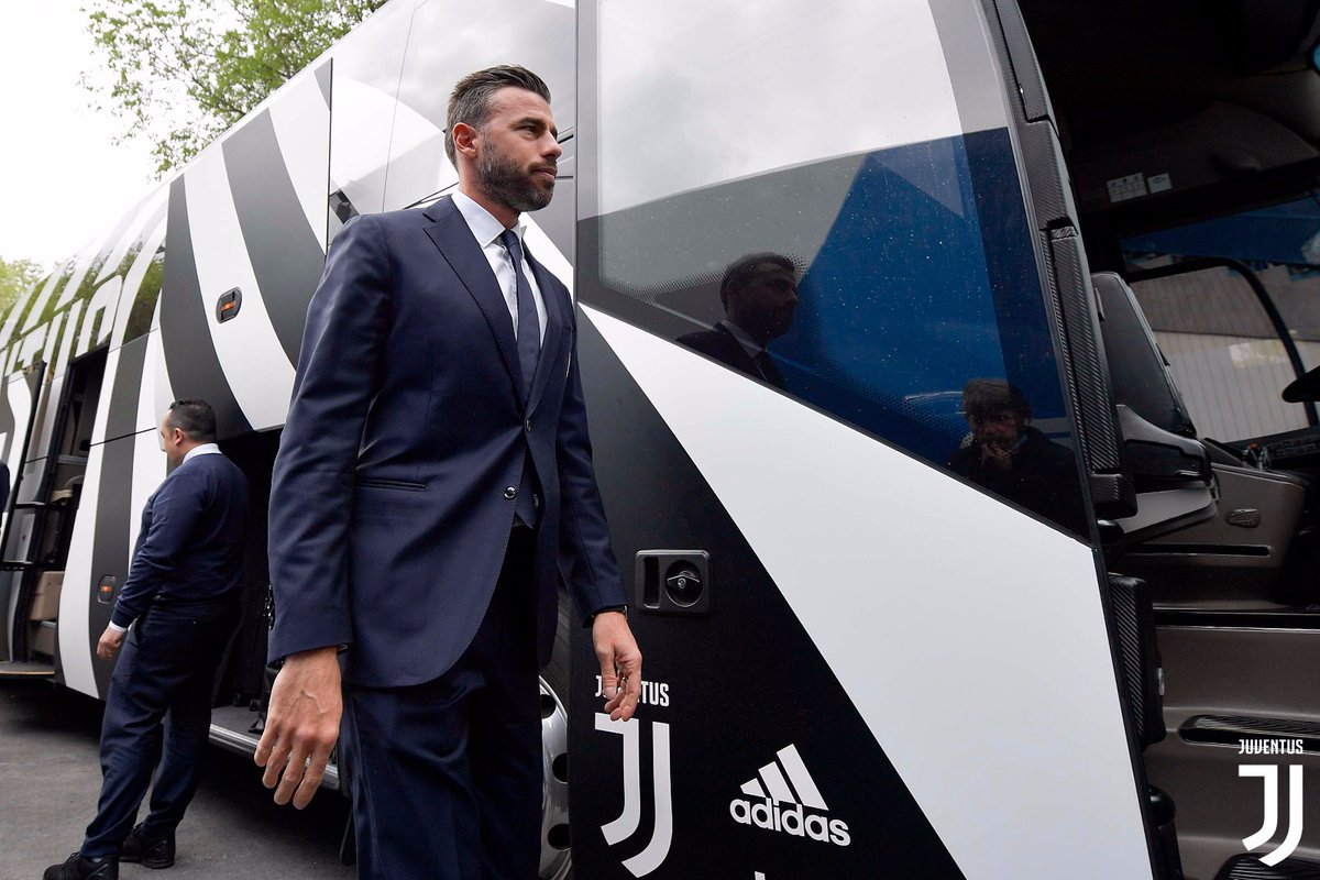 Bek Juventus Andrea Barzagli Gantung Sepatu
